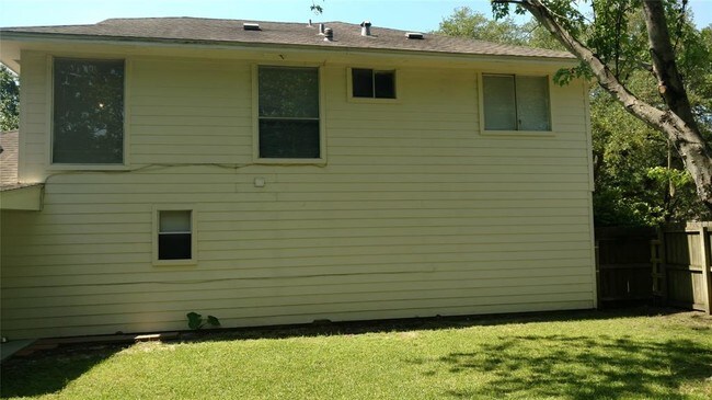 Building Photo - 10418 Linecamp Dr