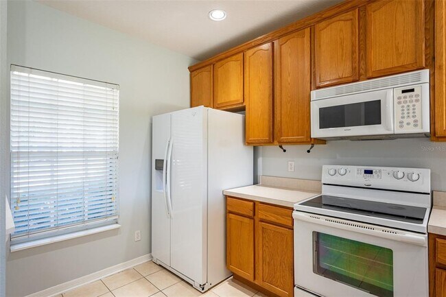 Building Photo - 3581 Wilshire Way Rd