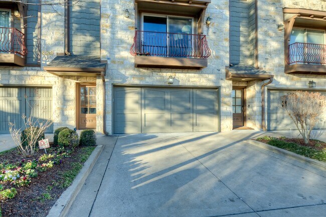 Foto del edificio - 1333 E 41st Pl