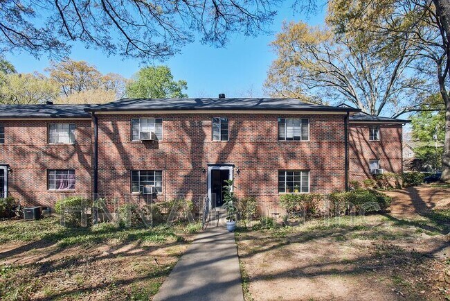 Building Photo - 1339 Briarwood Dr NE