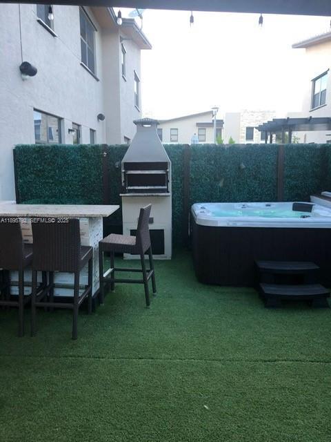 Foto del edificio - 8045 NW 105th Ct