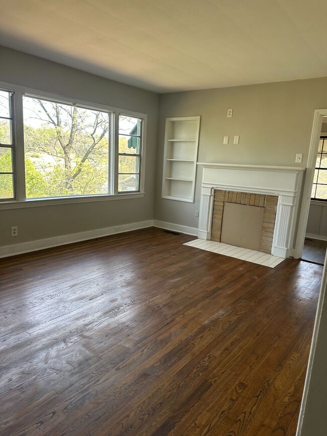 Foto del edificio - Classic Charm Meets Modern Comfort – 3BR/2BA Home