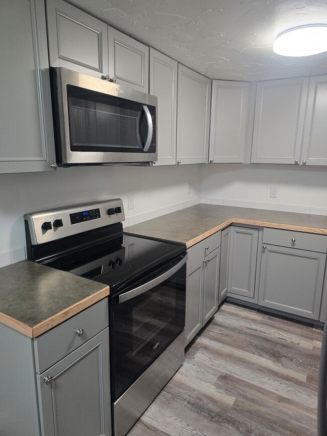 Photo - 4 Bedroom Home off Roosevelt Blvd