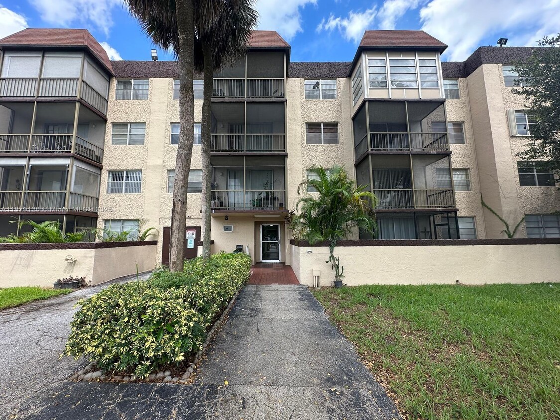 Primary Photo - 7300 NW 17th St