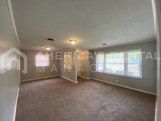 Building Photo - Home for rent in Montgomery! AVAILABLE TO ...