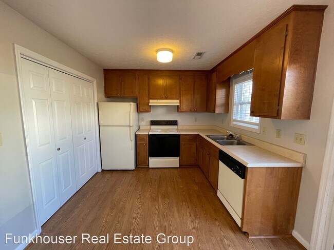 Building Photo - 2 br, 1.5 bath House - 1484 West Market St