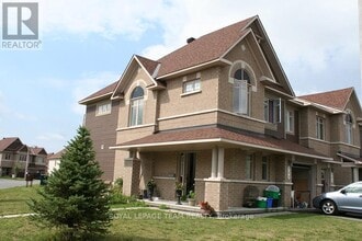 Building Photo - 300 Balinroan Crescent