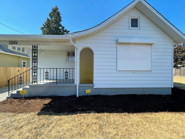 Building Photo - Classic Bungalow w/ Beautiful Updates ~ 3 ...