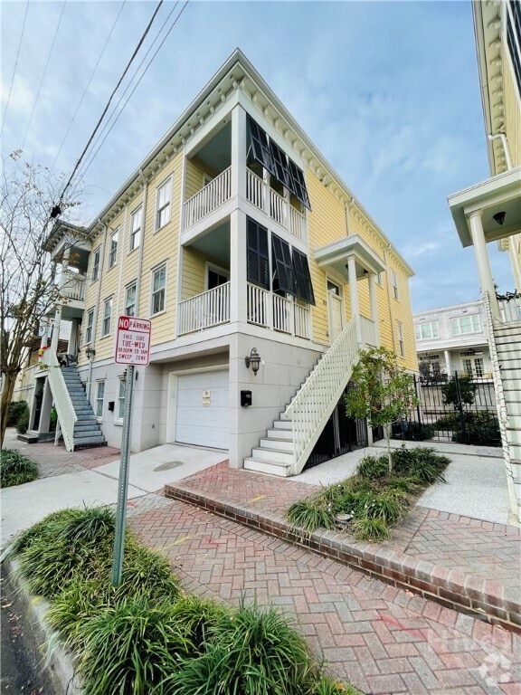 Building Photo - 713 Howard St