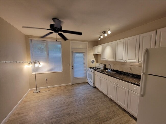 Foto del edificio - 441 Collins Ave