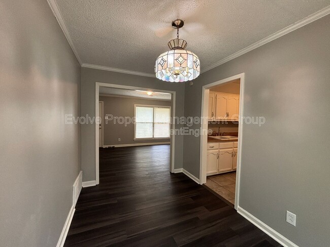 Building Photo - 3723 Wilshire Rd