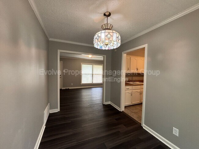 Foto del edificio - 3723 Wilshire Rd