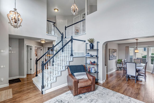 Foto del edificio - 5483 Mountain Garland Dr