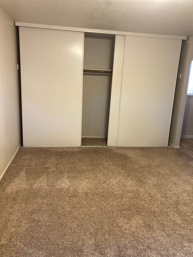 Foto del edificio - 3144 Larchmont Ln