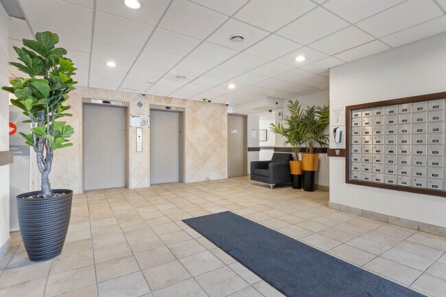 Photo du bâtiment - 2900 Carling Avenue