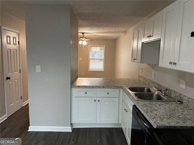 Foto del edificio - 5144 Spring St