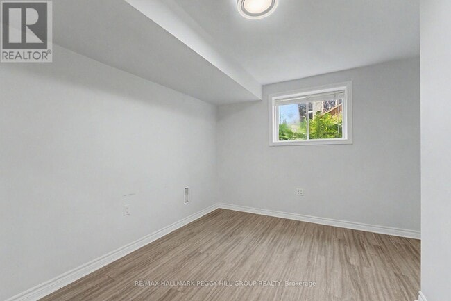 Building Photo - 148 Livingstone St E