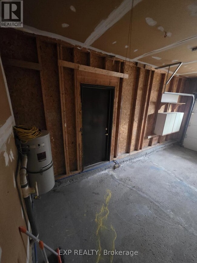 Building Photo - 45 Tartan Dr