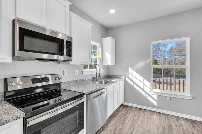 Building Photo - 213 Lomond St