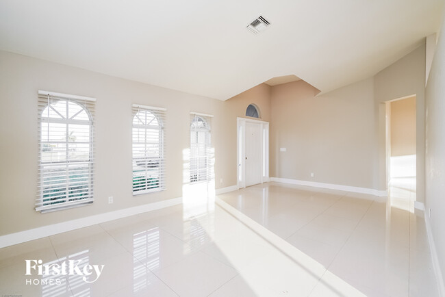 Foto del edificio - 4113 SW 8th Pl