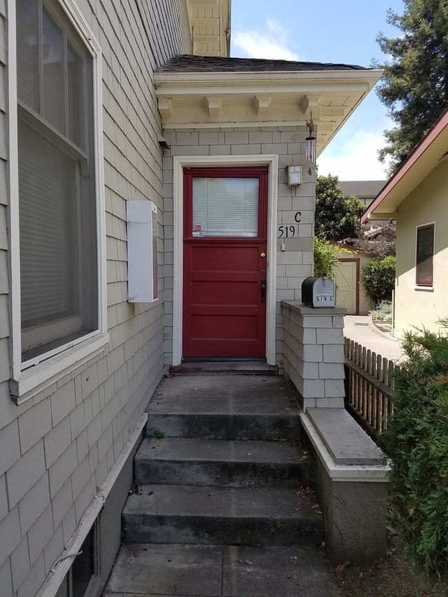 Building Photo - 519 Humboldt St