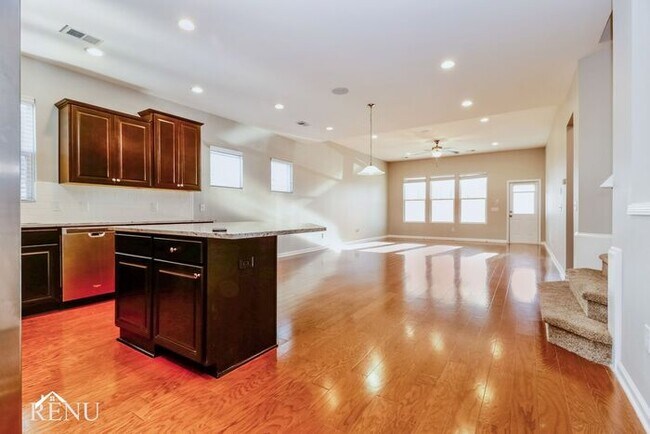 Foto del edificio - 204 Foxbank Plantation Blvd