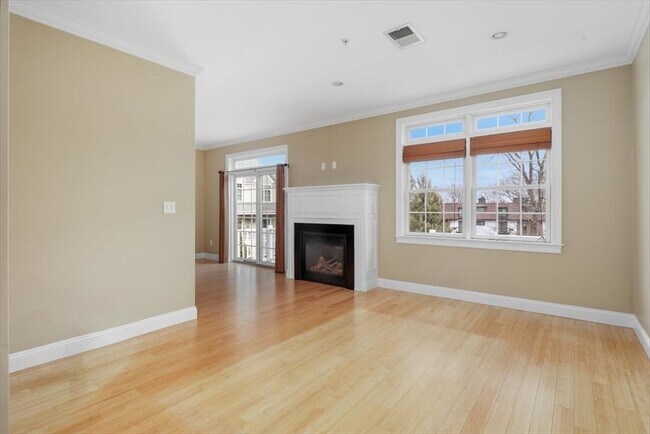 Building Photo - 42 Rockway Ave