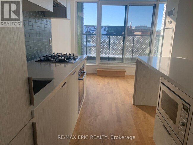 Photo du bâtiment - 109-109 Ossington Ave