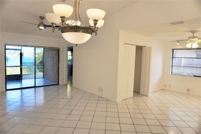 Building Photo - 5600 N Park Rd