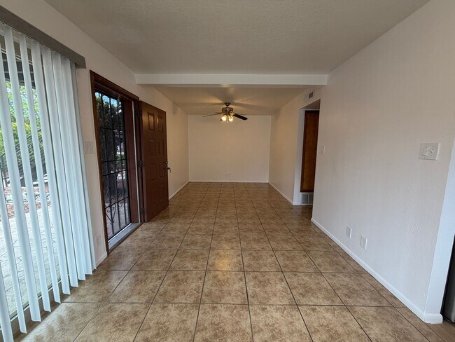 Foto del edificio - 1307 Rufina Ln