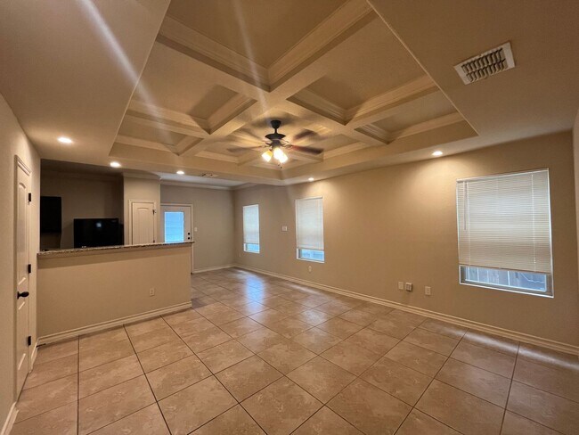 Foto del edificio - 6012 Jax Wy