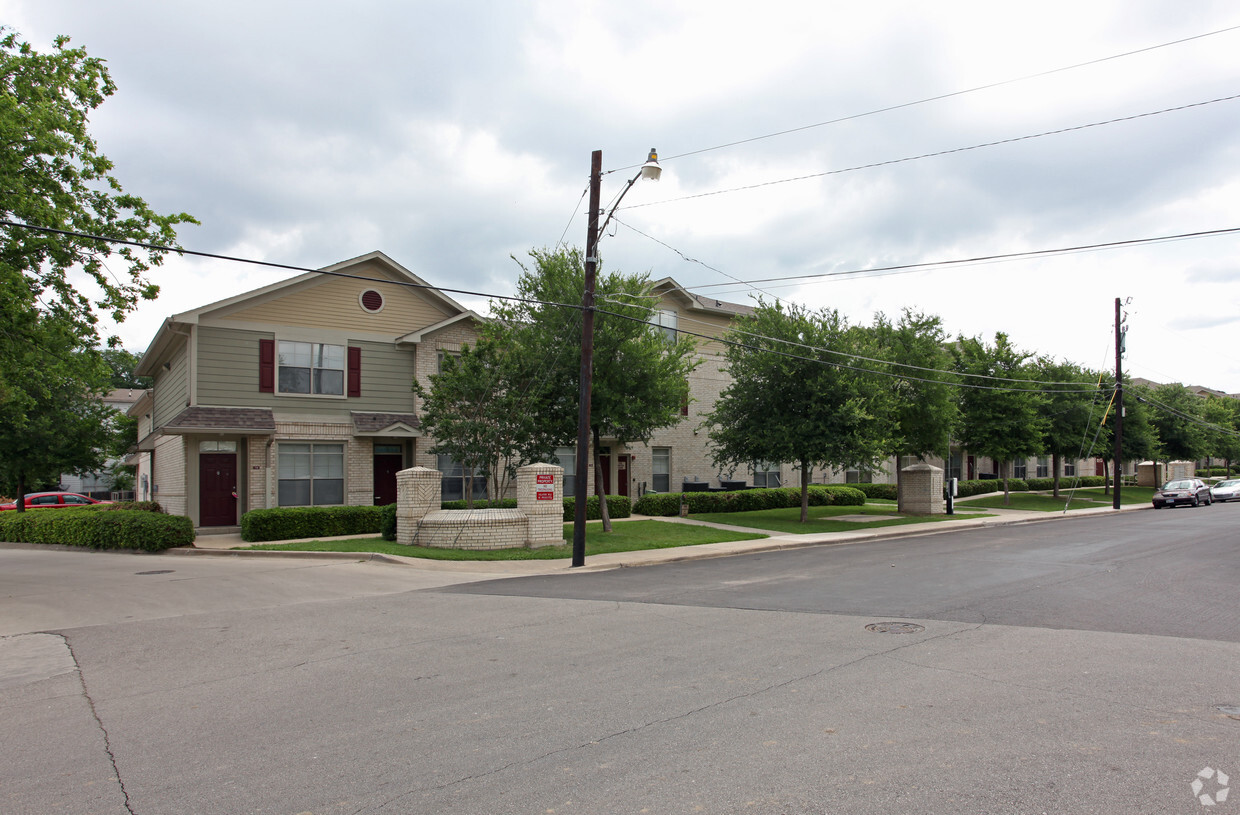 Primary Photo - Monarch & Carroll Townhomes