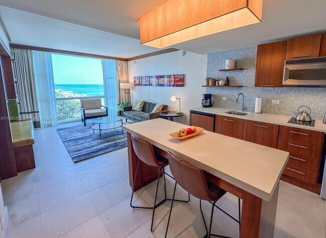 Foto del edificio - 6801 Collins Ave