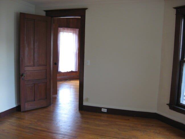 Building Photo - 74 Fairview Ter