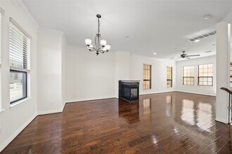 Building Photo - 7130 Laguna Villas