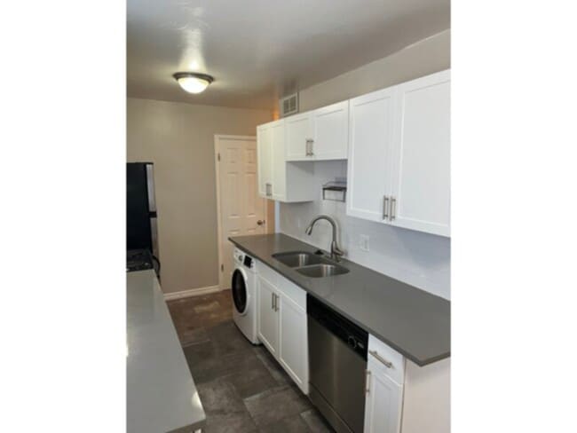 Building Photo - 5590 S Grant St