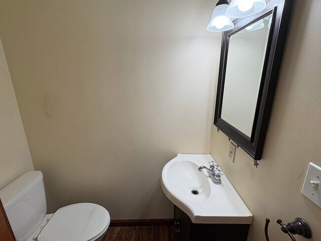 Foto del edificio - 506 John C Strange St