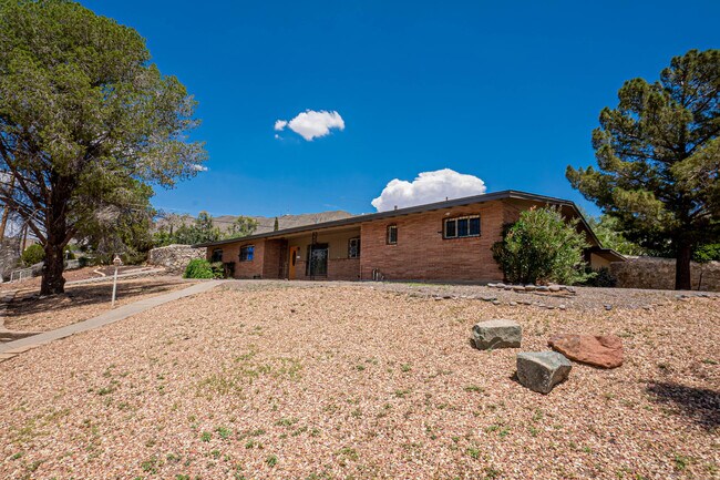 Building Photo - 4200 N Stanton St