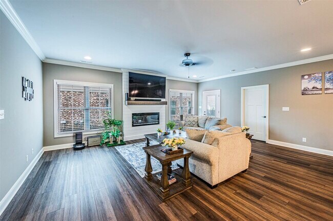 Foto del edificio - 535 Cumberland Pointe Ln