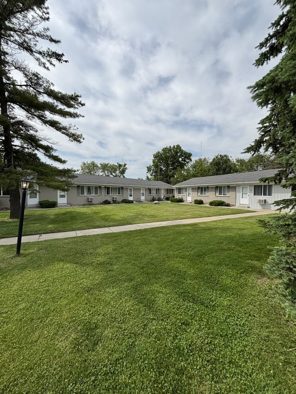Building Photo - 5046 Northfield Dr