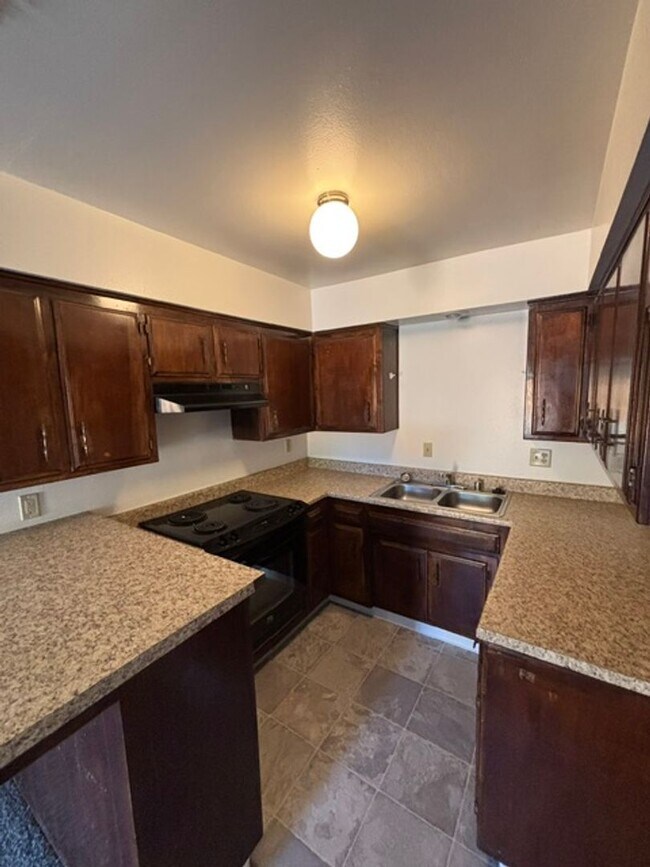 Foto del edificio - 8012 N Laurelglen Blvd
