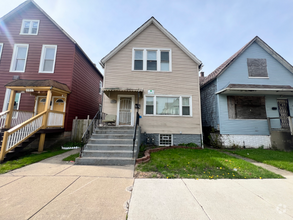 Building Photo - 105 W 112th St