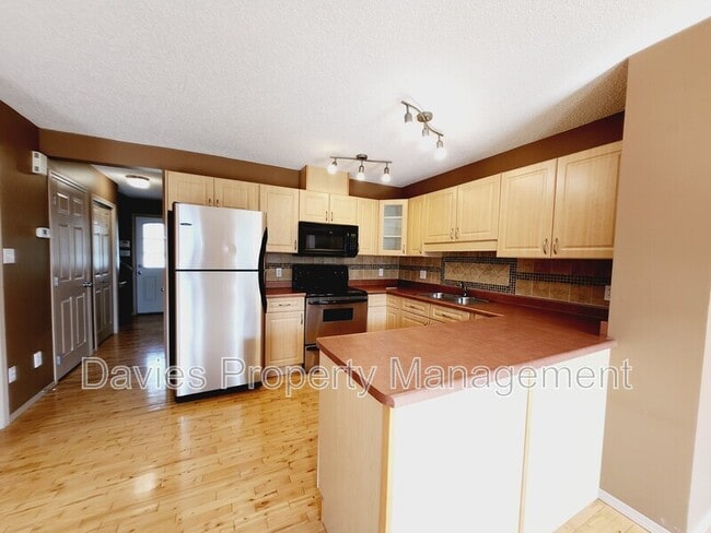 Building Photo - 409 Hudson Ct NW