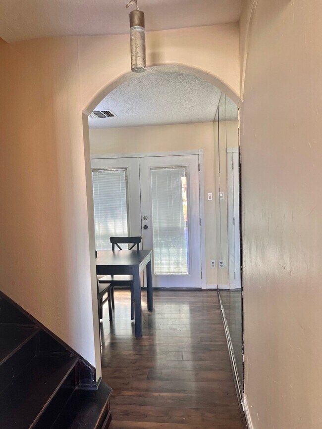 Foto del edificio - 7913 Cook Rd