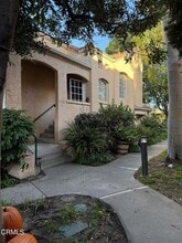 Building Photo - 1321 Jamaica Ln