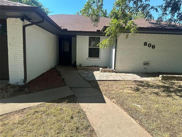 Building Photo - 806 Terrace Dr