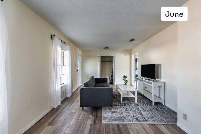 Foto del edificio - 5005 Winding Trail