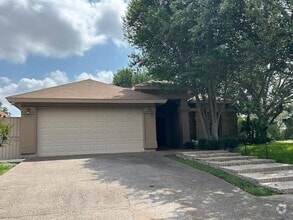 Building Photo - 1118 Diamond Dr