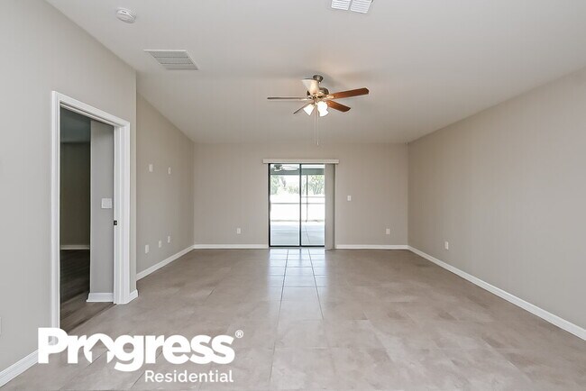 Foto del edificio - 11222 Leland Groves Dr