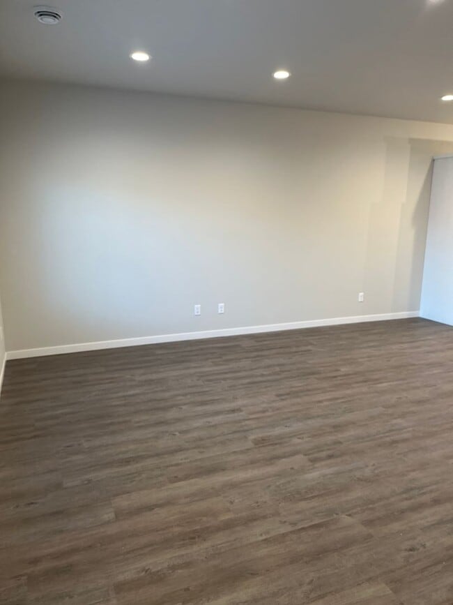 Building Photo - Valley View Townhomes